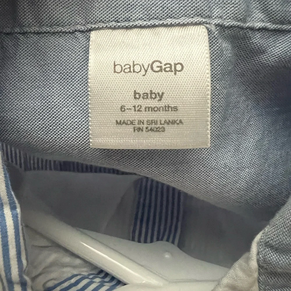 Boys 6-12 month GAP Dress Shirts